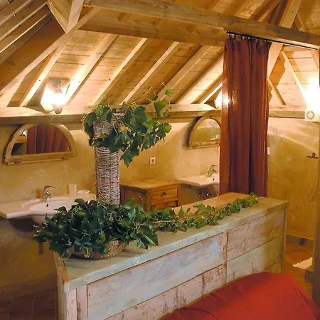 With Furry Friends * Vielsalm